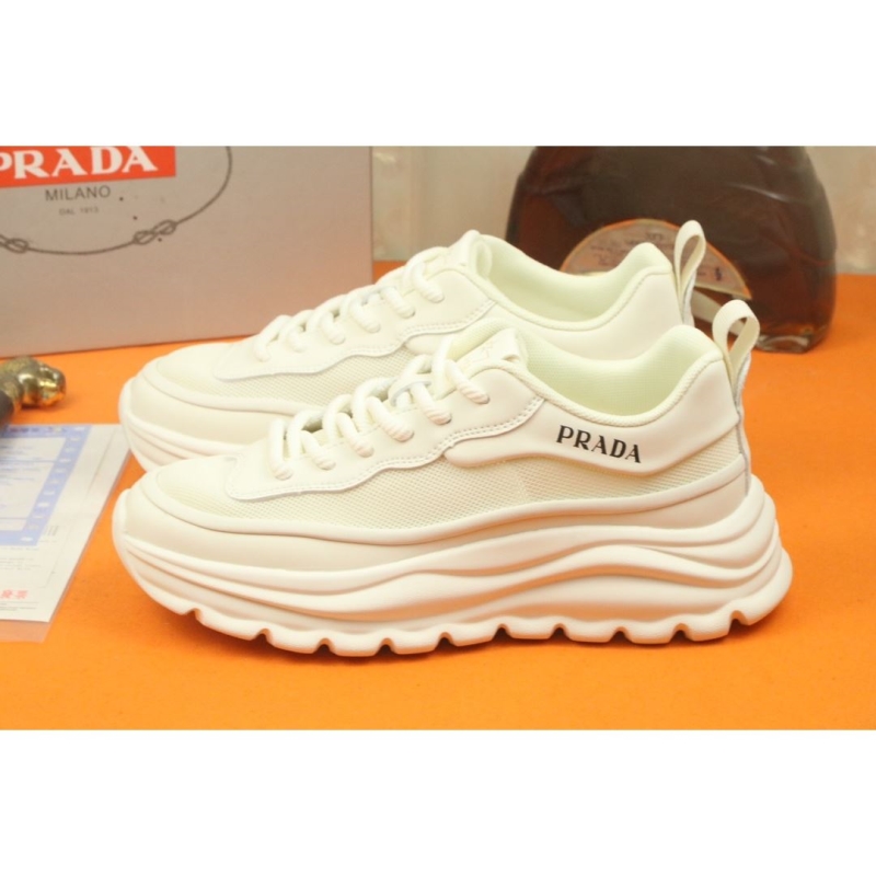 Pra*a casual shoes